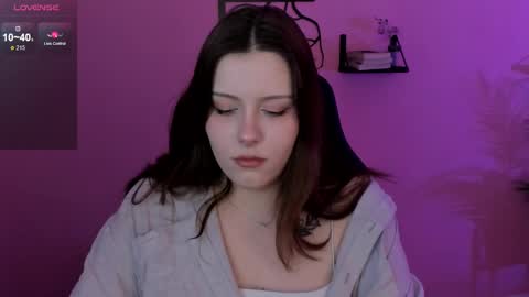 Snapshot of coralinekeyns chatting on February 28, 6:21 am little girl who is always right or Coraline online show from February 28, 6:21 am