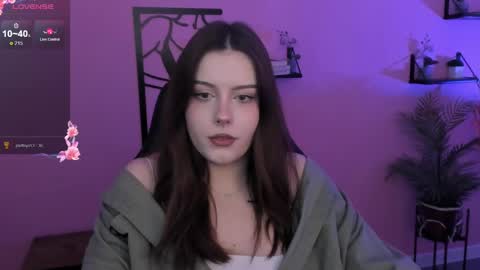 Snapshot of coralinekeyns chatting on March 12, 8:19 am little girl who is always right or Coraline online show from March 12, 8:19 am