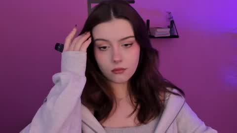 Snapshot of coralinekeyns chatting on February 20, 5:12 am little girl who is always right or Coraline online show from February 20, 5:12 am