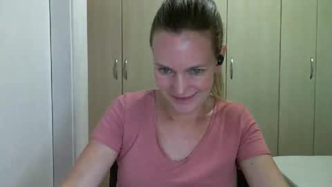 Anny online show from March 11, 9:15 pm