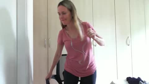 Anny online show from February 13, 10:55 am