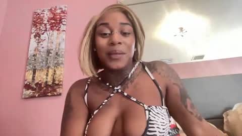 Snapshot of creame_sensation chatting on February 2, 5:26 pm PHANTOMTARGARYENXXX online show from February 2, 5:26 pm