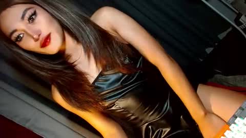 Snapshot of creamycum_celinexxx chatting on January 27, 10:16 pm Celine online show from January 27, 10:16 pm