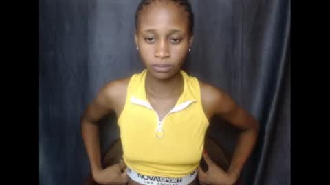 creamyxmuffin online show from February 22, 9:59 pm