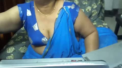 Snapshot of crezybhabihot chatting on March 4, 10:35 am Sonika69 online show from March 4, 10:35 am