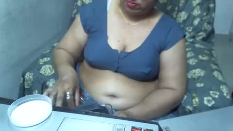 Snapshot of crezybhabihot chatting on March 12, 11:22 pm Sonika69 online show from March 12, 11:22 pm