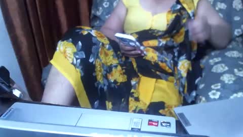 Snapshot of crezybhabihot chatting on February 10, 10:42 am Sonika69 online show from February 10, 10:42 am