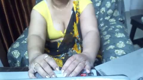 Snapshot of crezybhabihot chatting on March 2, 6:16 am Sonika69 online show from March 2, 6:16 am