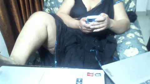 Snapshot of crezybhabihot chatting on February 11, 11:20 am Sonika69 online show from February 11, 11:20 am