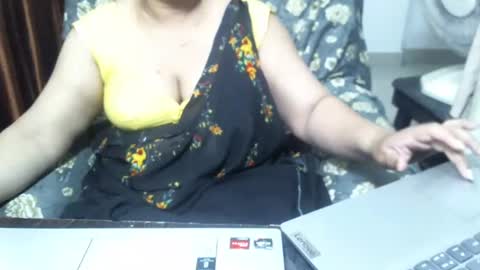 Snapshot of crezybhabihot chatting on March 12, 12:04 pm Sonika69 online show from March 12, 12:04 pm