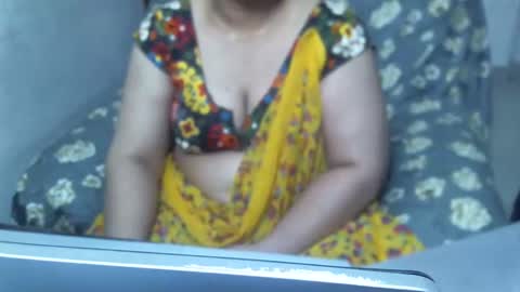 Snapshot of crezybhabihot chatting on March 5, 11:16 pm Sonika69 online show from March 5, 11:16 pm