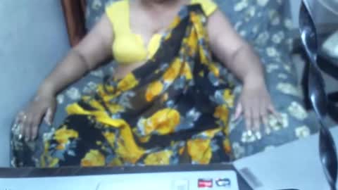 Snapshot of crezybhabihot chatting on March 3, 3:32 pm Sonika69 online show from March 3, 3:32 pm