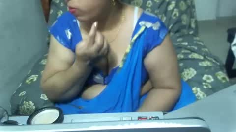 Snapshot of crezybhabihot chatting on March 4, 7:43 pm Sonika69 online show from March 4, 7:43 pm