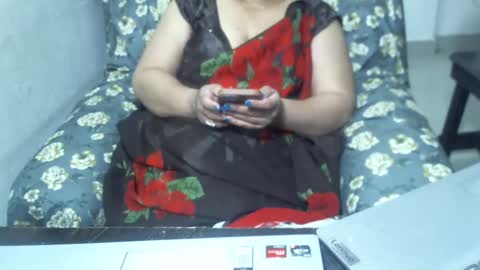 Snapshot of crezybhabihot chatting on February 24, 8:36 pm Sonika69 online show from February 24, 8:36 pm