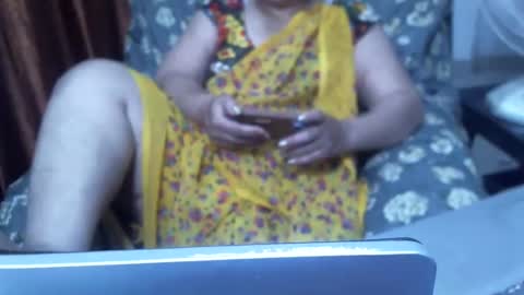 Snapshot of crezybhabihot chatting on March 6, 11:36 am Sonika69 online show from March 6, 11:36 am