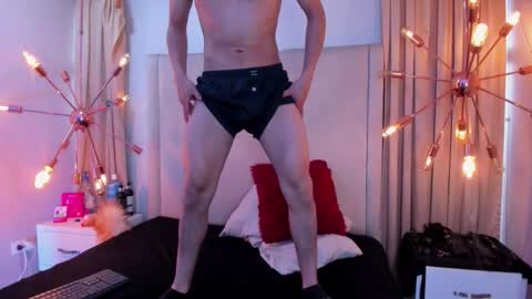 Crimsonsecrets  online show from September 20, 1:03 pm