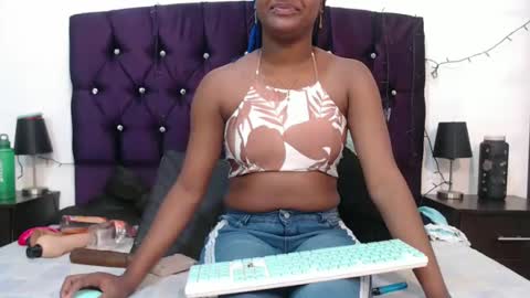 Snapshot of cristal_smith06 chatting on January 5, 6:24 am Hanna online show from January 5, 6:24 am