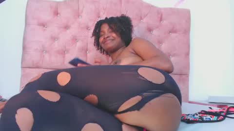 Snapshot of cristal_smith06 chatting on December 15, 9:35 am Hanna online show from December 15, 9:35 am