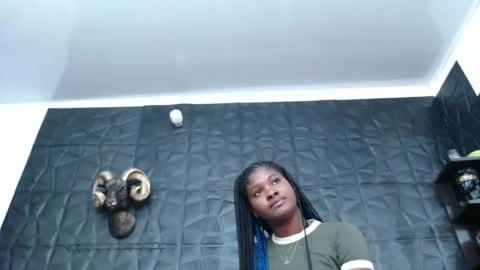 Snapshot of cristal_smith06 chatting on February 5, 4:59 am Hanna online show from February 5, 4:59 am