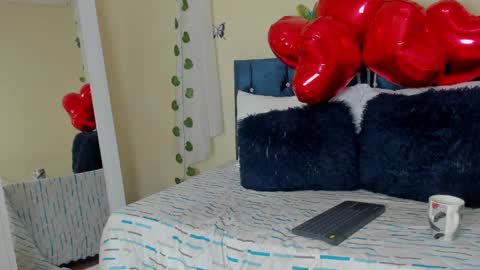 Snapshot of cristalwalker__ chatting on March 7, 12:34 pm cristal walker online show from March 7, 12:34 pm