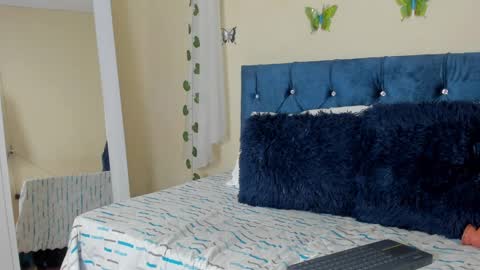 Snapshot of cristalwalker__ chatting on March 4, 4:20 pm cristal walker online show from March 4, 4:20 pm