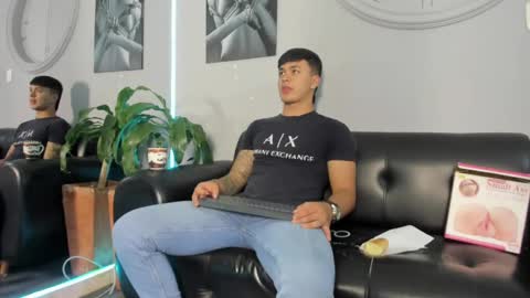 Snapshot of cristopher_strong chatting on March 7, 12:45 pm Cristopher online show from March 7, 12:45 pm