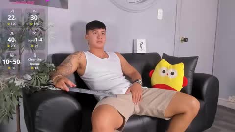 Snapshot of cristopher_strong chatting on September 19, 12:09 pm Cristopher online show from September 19, 12:09 pm