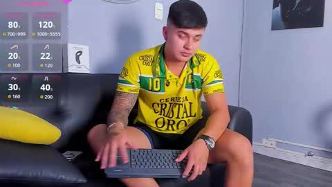 Snapshot of cristopher_strong chatting on September 9, 1:33 pm Cristopher online show from September 9, 1:33 pm