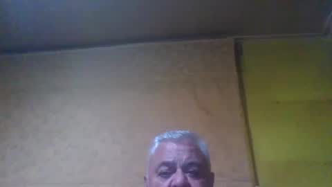 crmperez online show from February 4, 11:49 pm