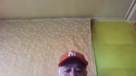 crmperez online show from January 5, 8:42 pm