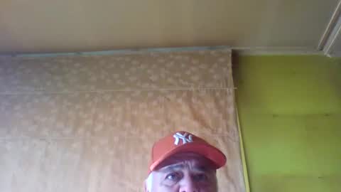 crmperez online show from January 12, 10:33 pm