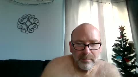 Snapshot of cruising_guy chatting on December 15, 2:27 pm fun guy online show from December 15, 2:27 pm