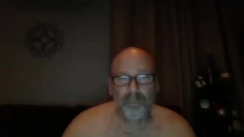 Snapshot of cruising_guy chatting on December 27, 2:36 am fun guy online show from December 27, 2:36 am