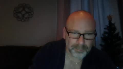 Snapshot of cruising_guy chatting on February 22, 11:24 am fun guy online show from February 22, 11:24 am