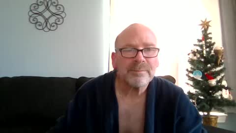Snapshot of cruising_guy chatting on December 12, 7:48 pm fun guy online show from December 12, 7:48 pm