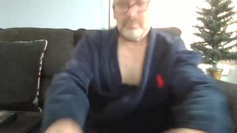 Snapshot of cruising_guy chatting on February 15, 1:05 pm fun guy online show from February 15, 1:05 pm