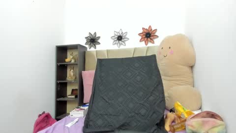 crystal_butterfly1 online show from February 13, 2:42 pm