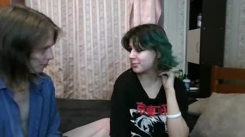 Crystal and Marcl online show from February 19, 3:16 pm