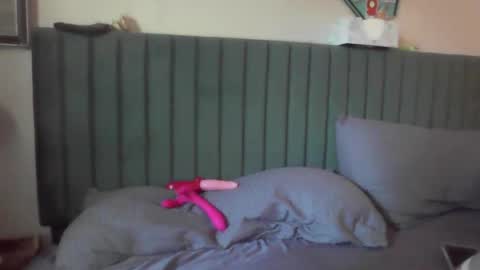 Snapshot of crystalizzzee chatting on September 22, 2:10 pm Herekittykitty69 online show from September 22, 2:10 pm