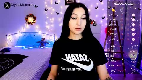 Sasha    Make me moan with patterns   good music here  online show from December 8, 1:19 am
