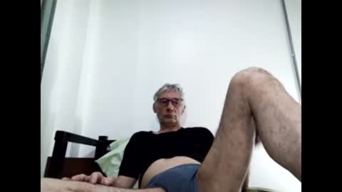 Snapshot of cucaio18 chatting on February 20, 12:19 am BIG UNCUT HARD COCK online show from February 20, 12:19 am