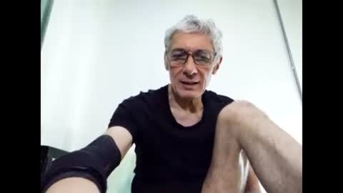 Snapshot of cucaio18 chatting on February 17, 4:42 am BIG UNCUT HARD COCK online show from February 17, 4:42 am