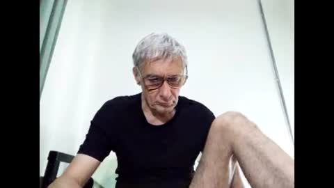 Snapshot of cucaio18 chatting on February 19, 2:01 am BIG UNCUT HARD COCK online show from February 19, 2:01 am