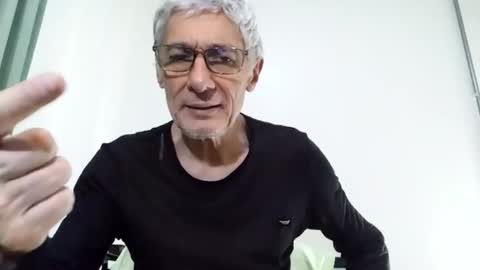 Snapshot of cucaio18 chatting on February 21, 7:23 am BIG UNCUT HARD COCK online show from February 21, 7:23 am
