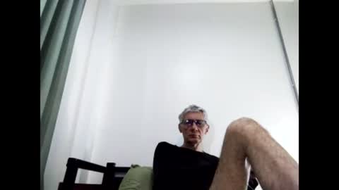 Snapshot of cucaio18 chatting on February 6, 3:06 am BIG UNCUT HARD COCK online show from February 6, 3:06 am