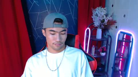 Snapshot of cumhavefun25 chatting on December 21, 6:41 am ask me online show from December 21, 6:41 am