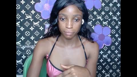 Snapshot of cupidxdoll chatting on February 24, 12:48 pm cupidxdoll online show from February 24, 12:48 pm