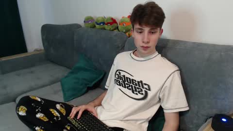 Snapshot of cute_brian chatting on February 11, 12:36 pm Im Brian online show from February 11, 12:36 pm