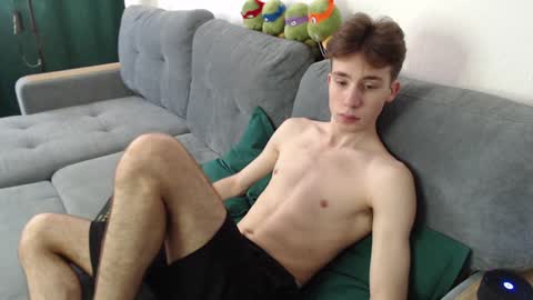 Snapshot of cute_brian chatting on January 22, 9:35 am Im Brian online show from January 22, 9:35 am