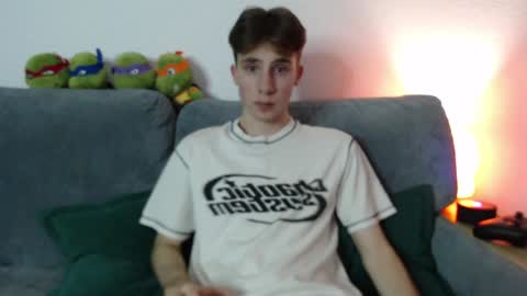 Snapshot of cute_brian chatting on January 23, 9:50 pm Im Brian online show from January 23, 9:50 pm